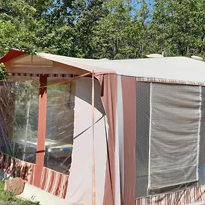 Caravane mas des chênes Séjour chez l'habitant Joyeuse